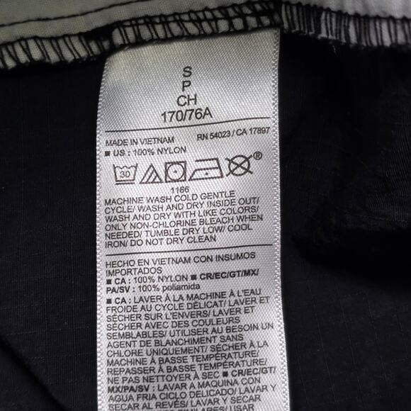 Old Navy Tech Hybrid Cargo Shorts Men’s S Black 7-Inch Inseam - Picture 7 of 7